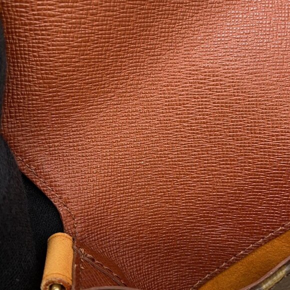 LOUIS VUITTON Musette Salsa Short Monogram Brown - Picture 7 of 16
